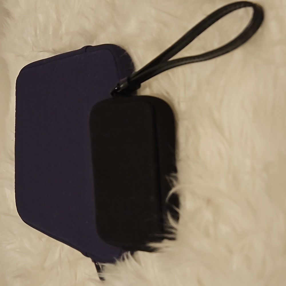 NWOT Neoprene Zipper iPad Tablet Case and accessories case. - Picture 2 of 5